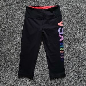 Victoria's Secret cropped leggings, knee length. EUC. Size xs.